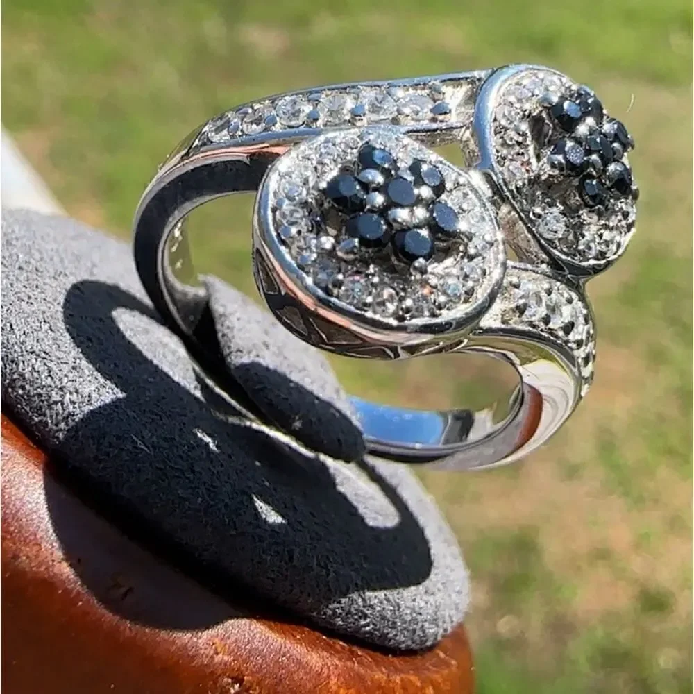 Elegant 925 Sterling Silver Black & White Diamond Ring – Size 7